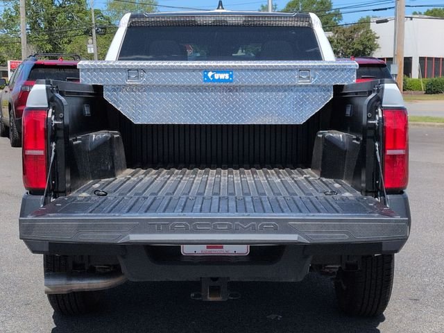 2025 Toyota Tacoma SR - Photo 13