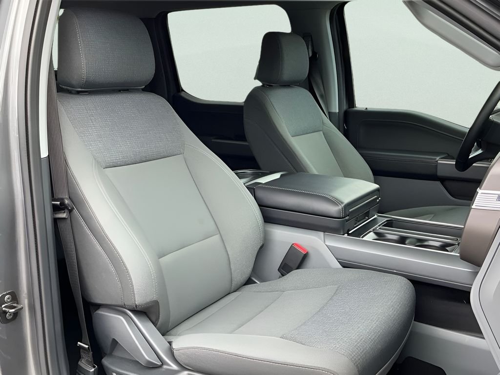 Used 2025 Gray Ford XLT image 12