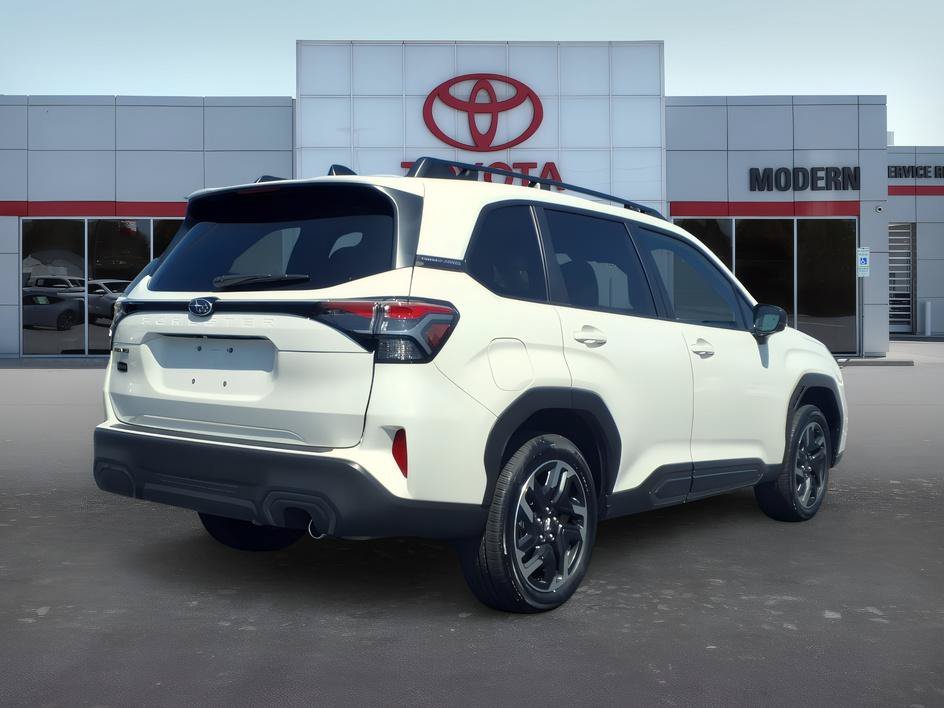 Used 2025 Crystal White Pearl Subaru Limited image 7