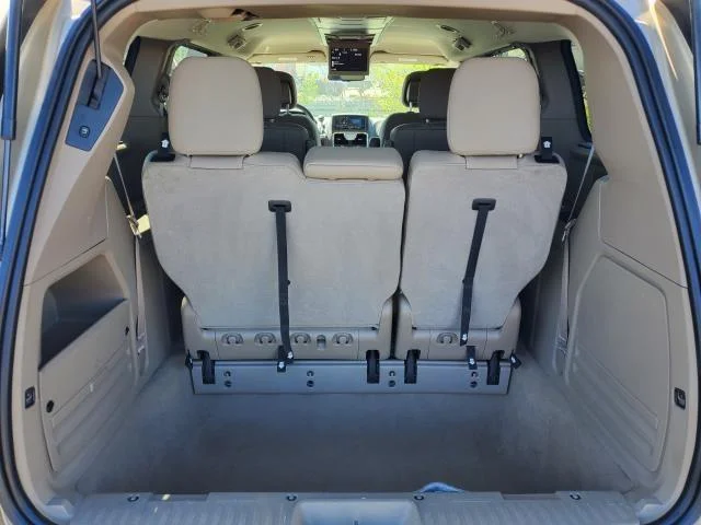 Used 2015 Cashmere/Sandstone Pearlcoat Chrysler Touring image 26