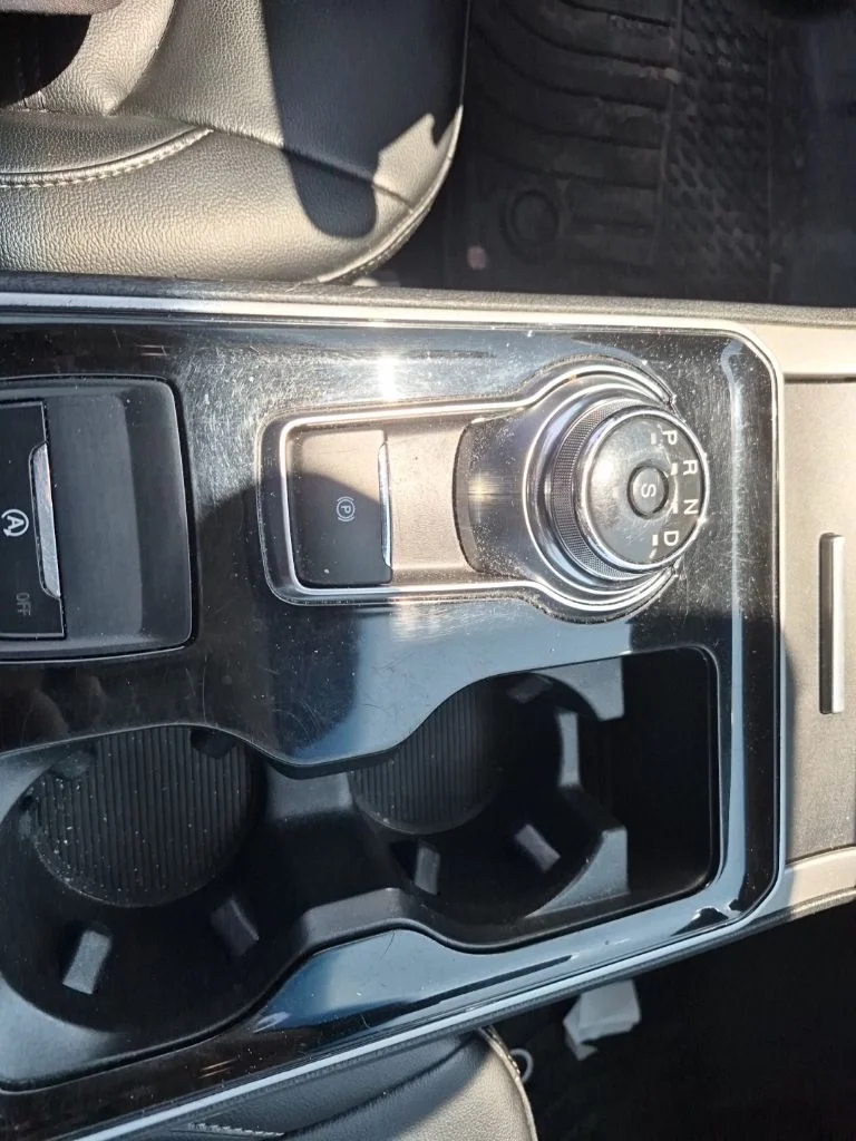 Used 2020 Black Ford SEL image 20