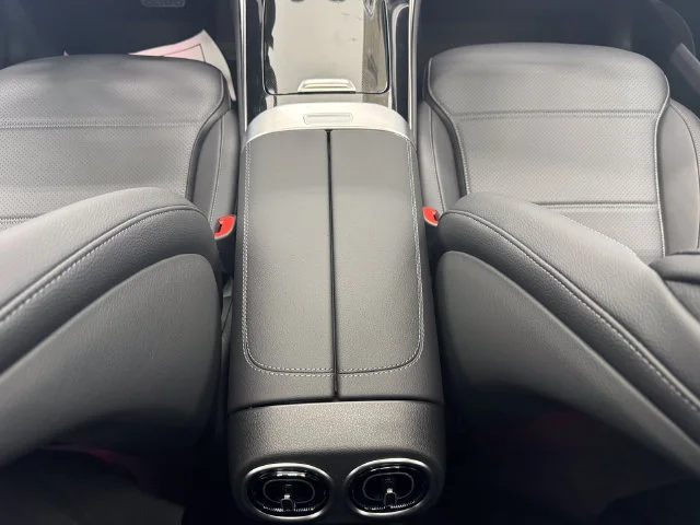 New 2027 Black Mercedes-Benz GLC 300 image 37