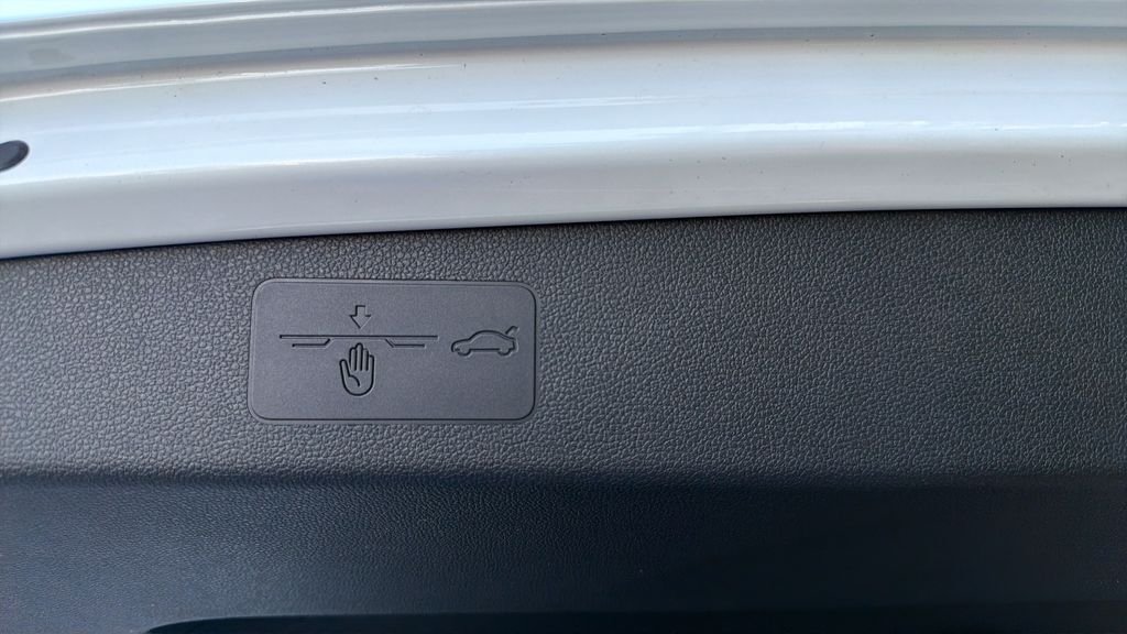 New 2026 Opal White Pearl Volkswagen SE image 25