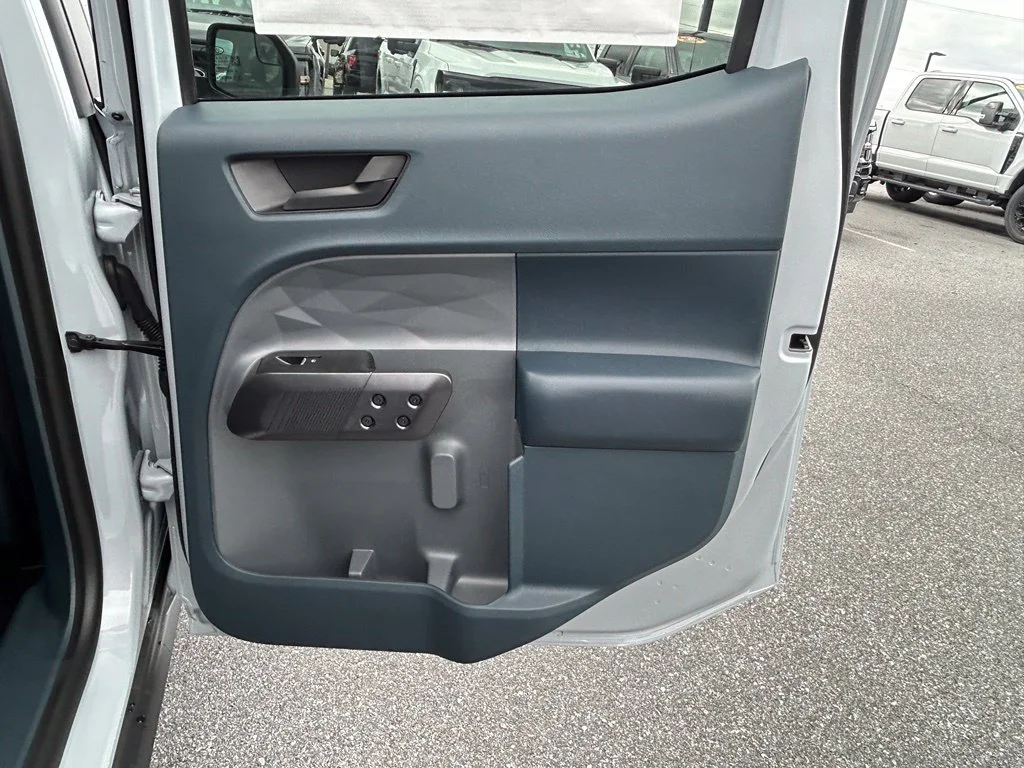 New 2026 Space White Metallic Ford XLT image 30