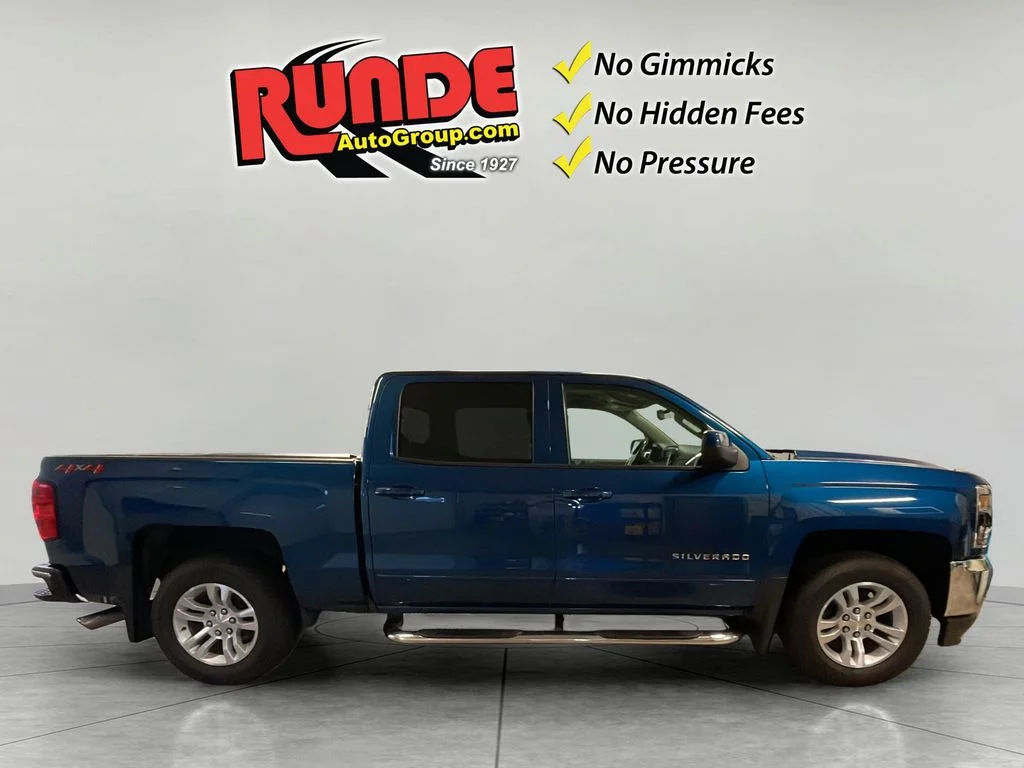 Used 2018 Deep Ocean Blue Metallic Chevrolet LT image 7