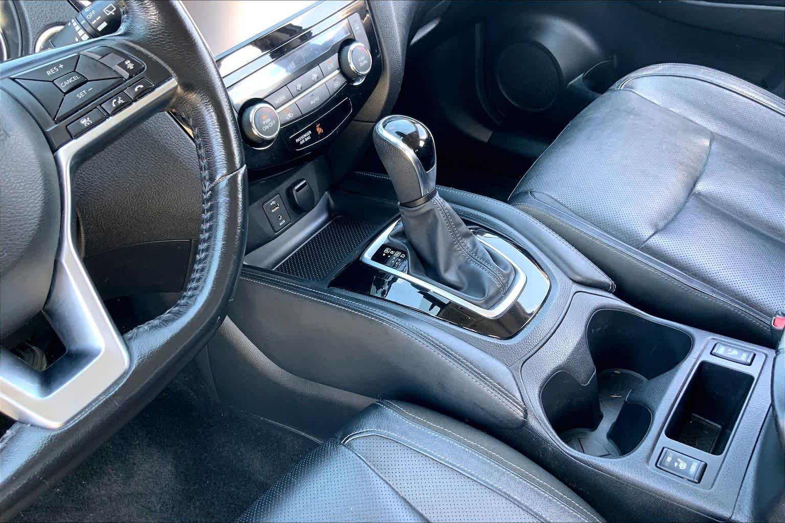 Used 2018 Gun Metallic Nissan SL image 16