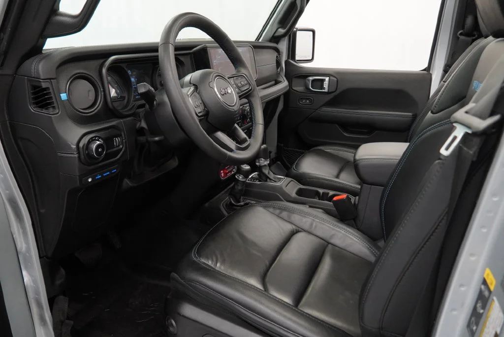 Used 2024 Silver Jeep Rubicon 4xe image 19