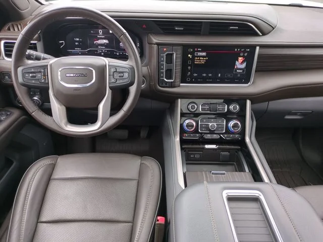 Used 2022 White GMC Denali image 31
