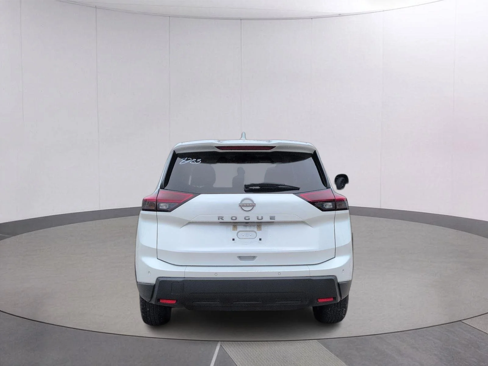 Used 2025 Everest White Pearl Nissan SV image 4