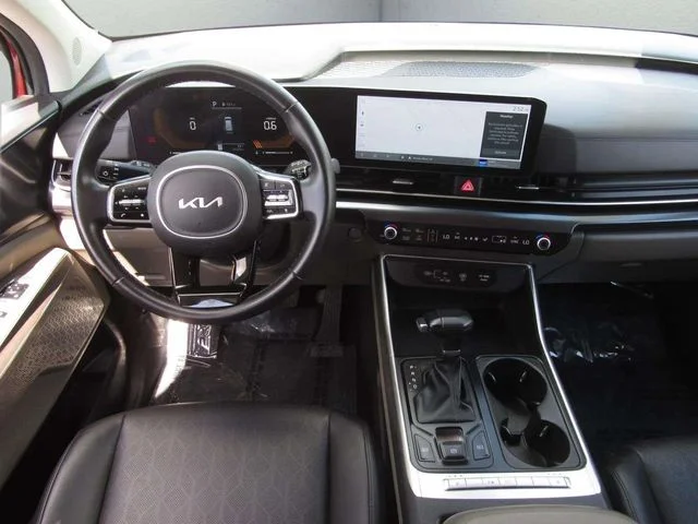 Used 2025 Red Kia LXS image 17