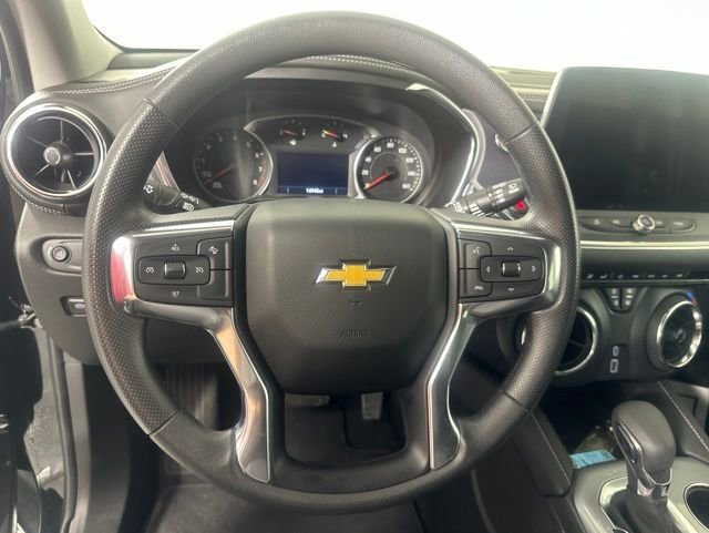 Used 2025 Black Chevrolet 2LT image 11