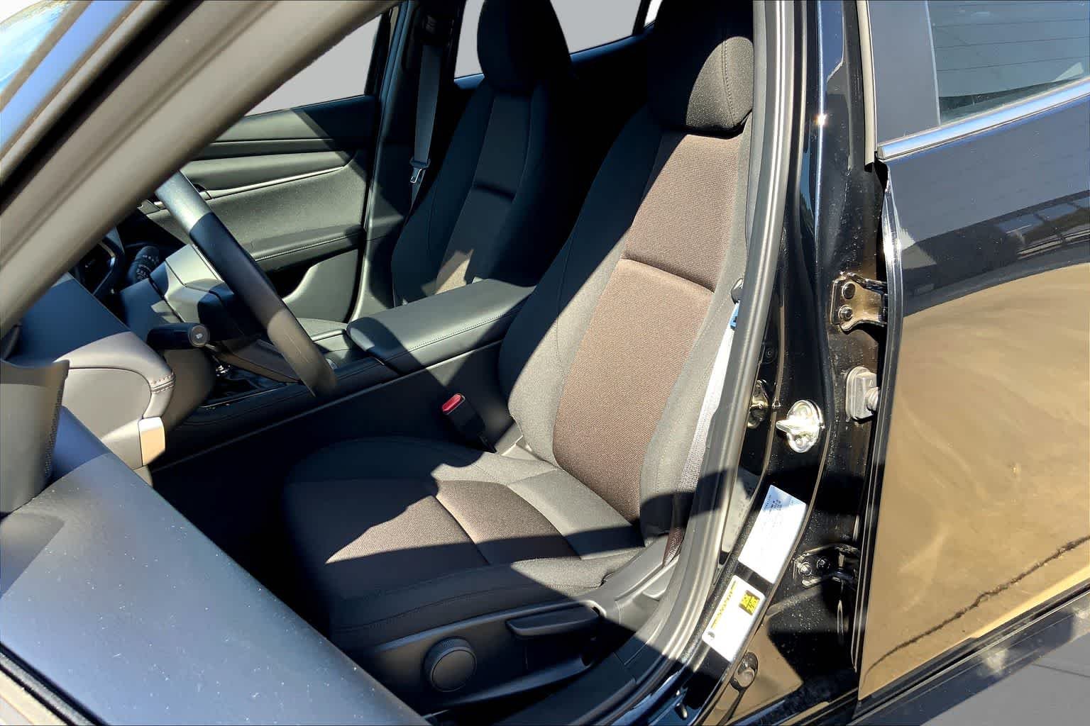 New 2025 Jet Black Mica Mazda 2.5 S image 9