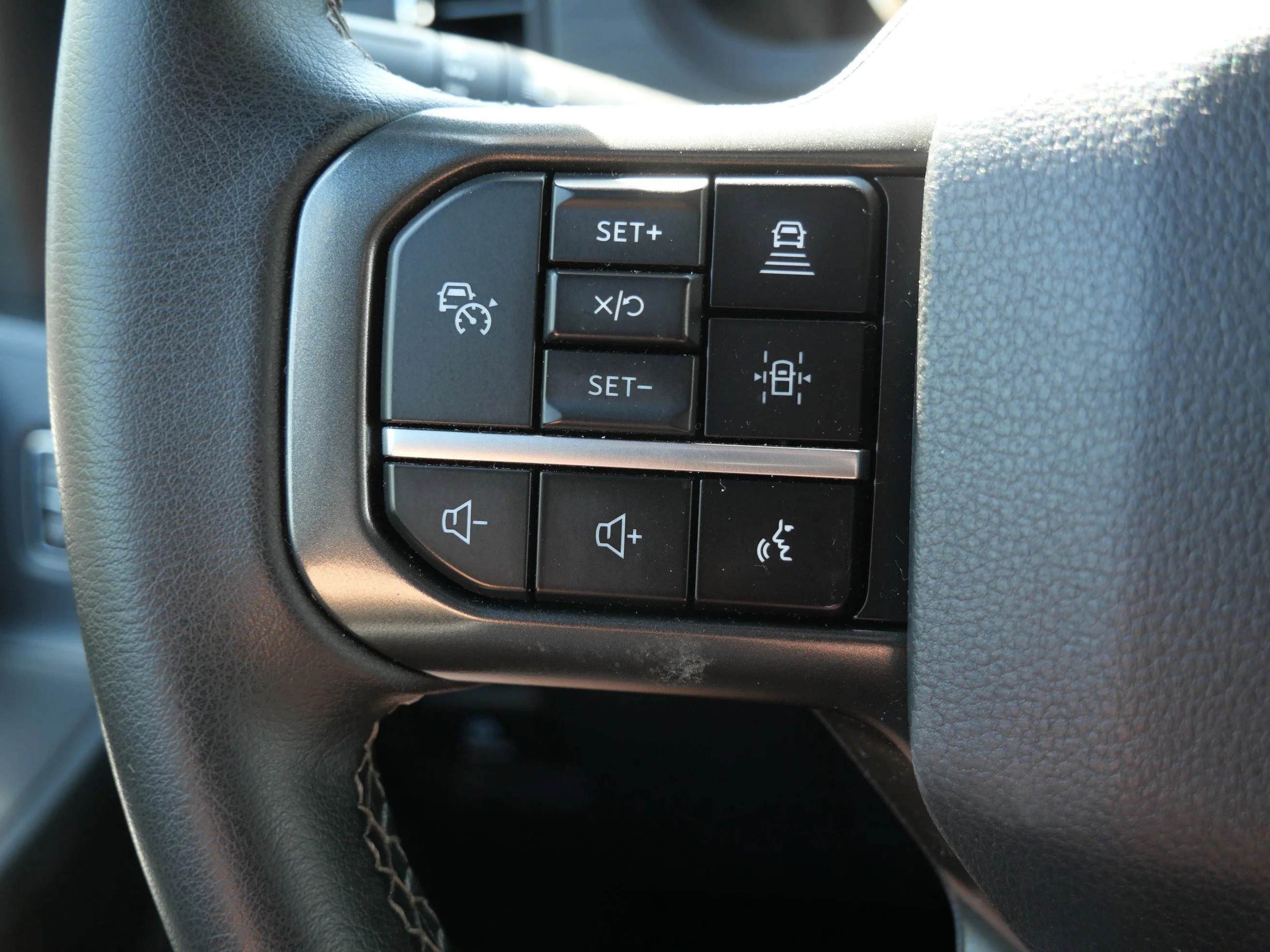 Certified Used 2024 Oxford White Clearcoat Ford XLT image 26