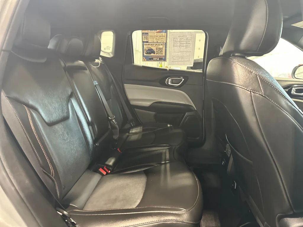 Used 2023 Silver Jeep Limited image 32