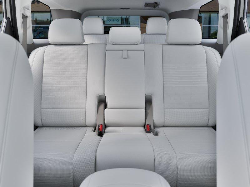 New 2027 Creamy White Pearl Hyundai Limited 8P image 12