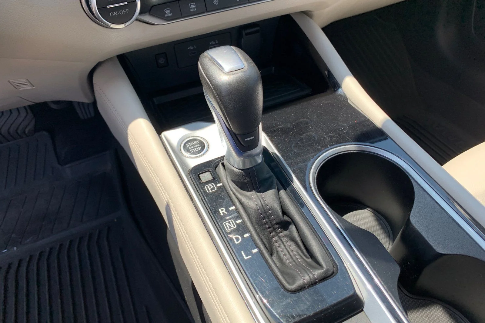 Used 2024 White Nissan 2.5 SL image 25