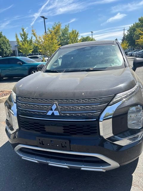 Used 2024  Mitsubishi SE image 1