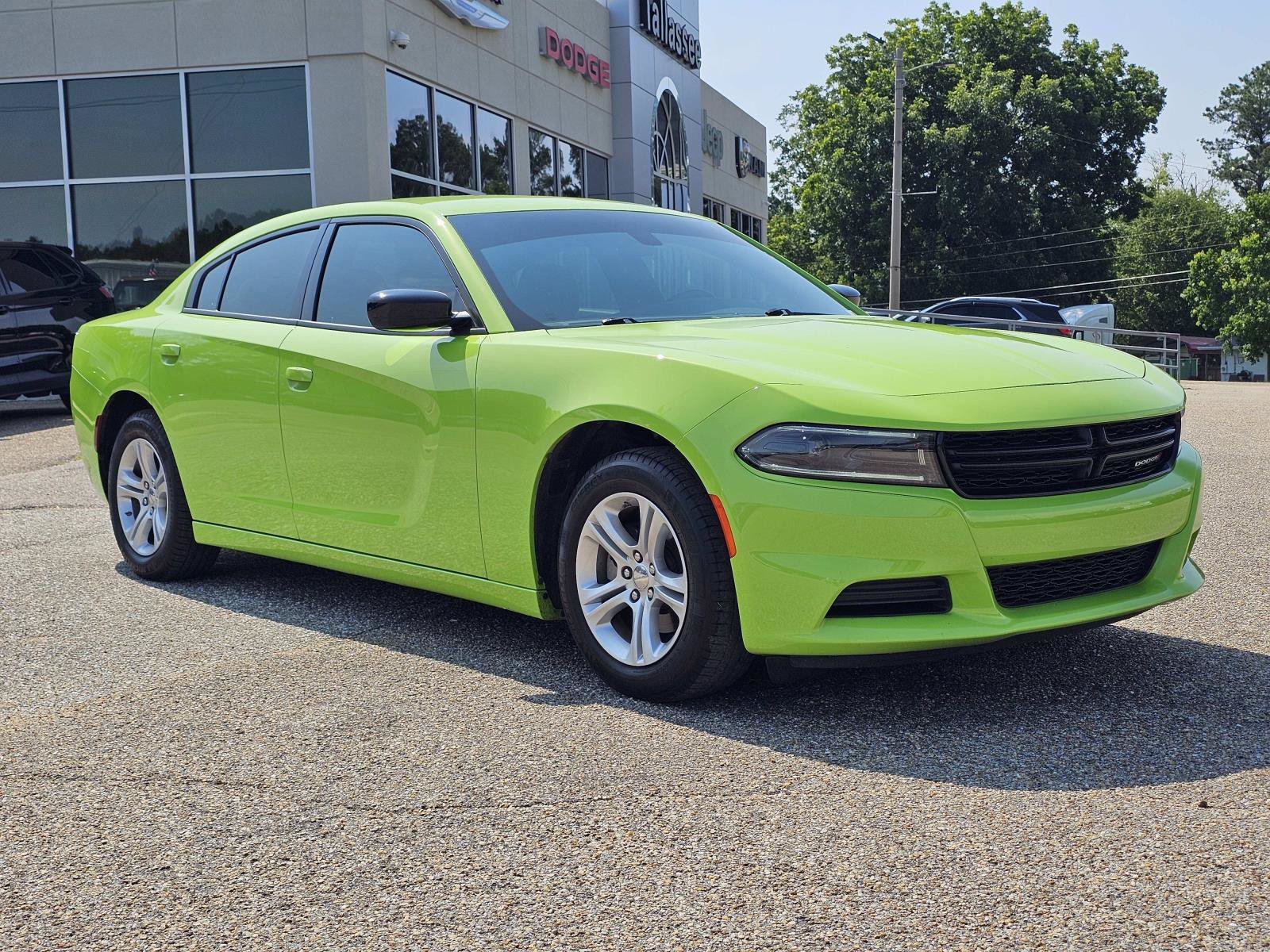 Used 2023 Sublime Metallic Clearcoat Dodge SXT image 5
