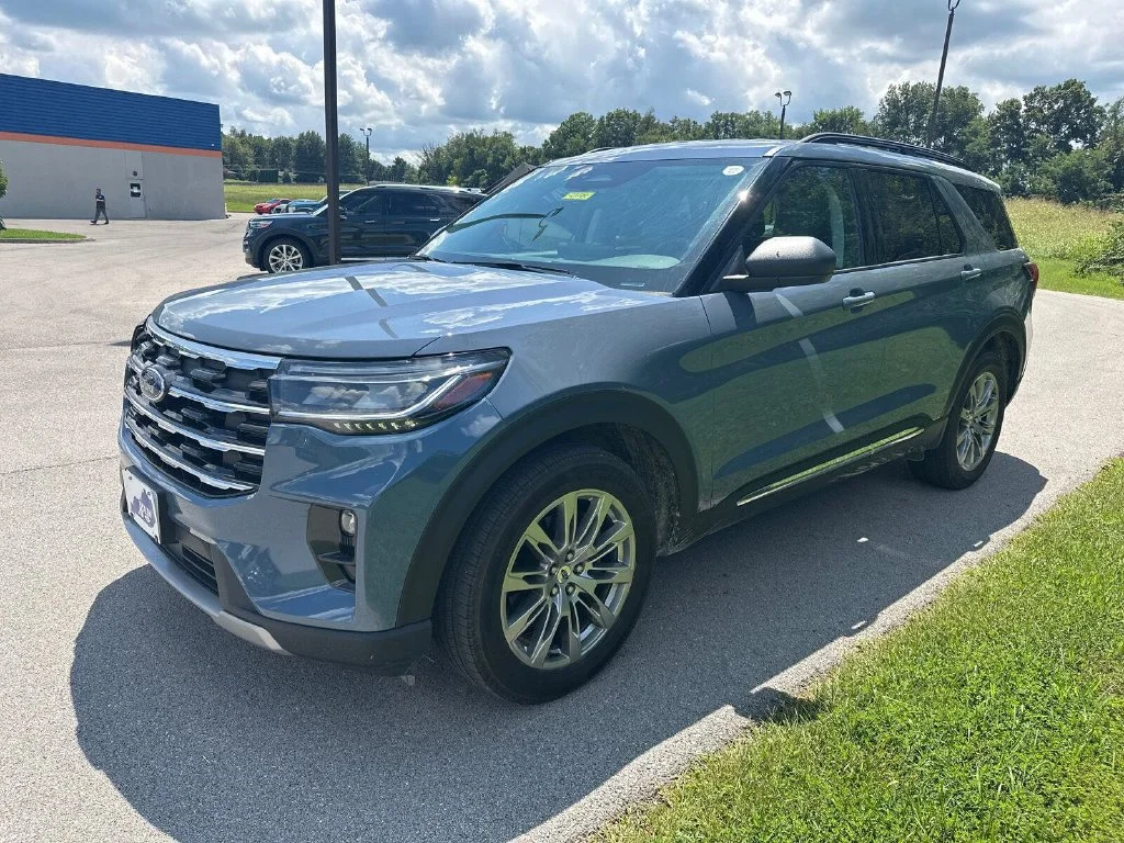 Used 2025 Blue Ford Active image 3