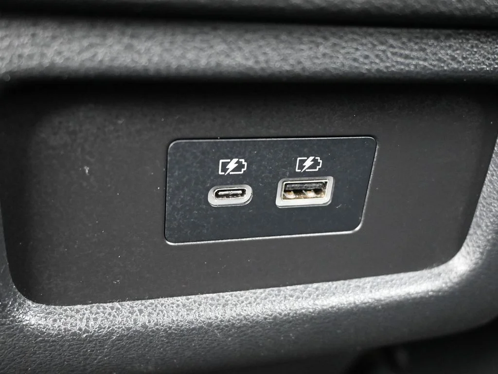 2025 Nissan Pathfinder SV - Photo 35