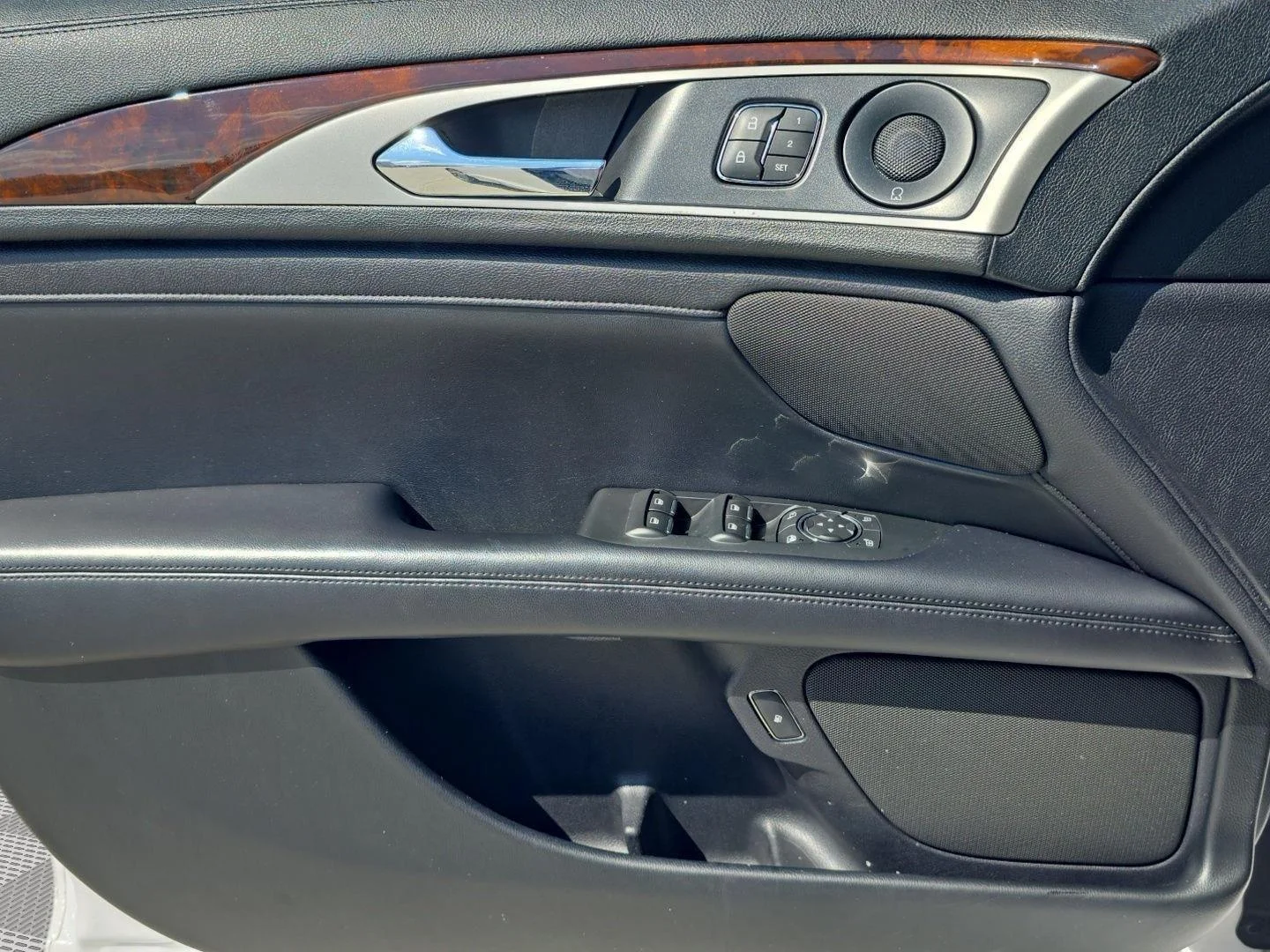 Certified Used 2019 WHITE Lincoln Hybrid Reserve I image 22