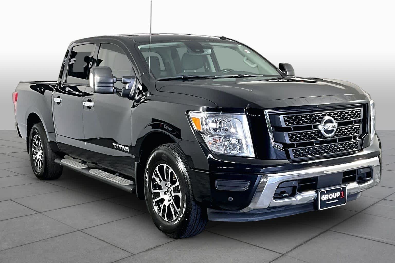Used 2021 Super Black Nissan SV image 3