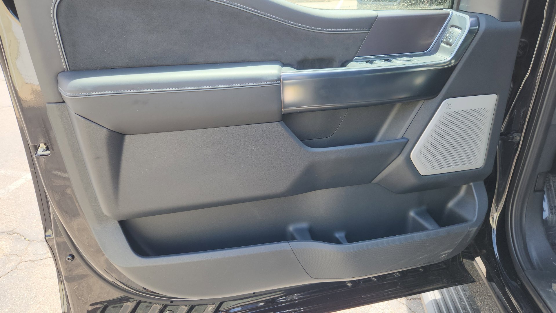 New 2026 Agate Black Metallic Ford Platinum image 23