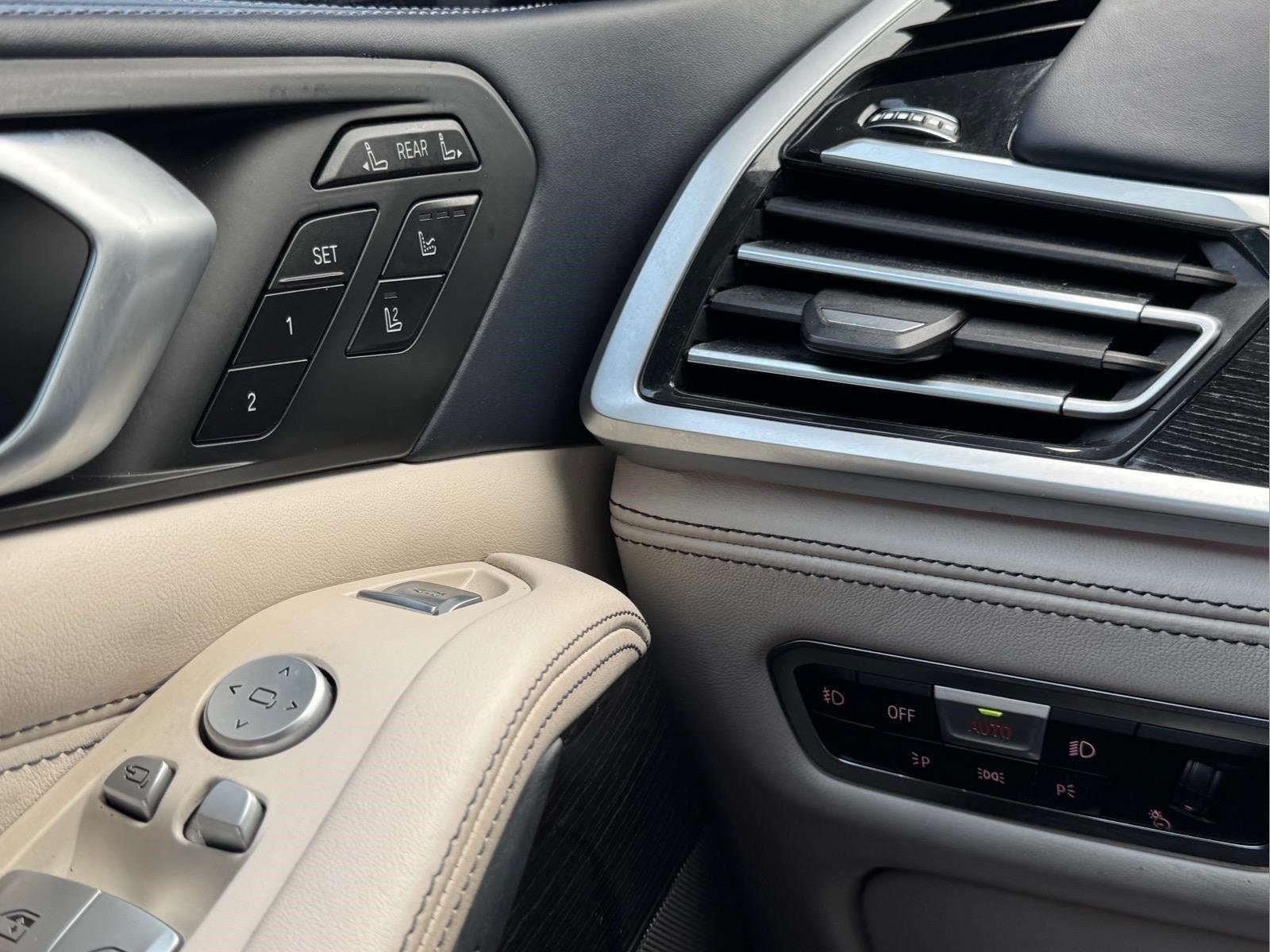 Used 2020 Arctic Gray Metallic BMW xDrive40i image 30