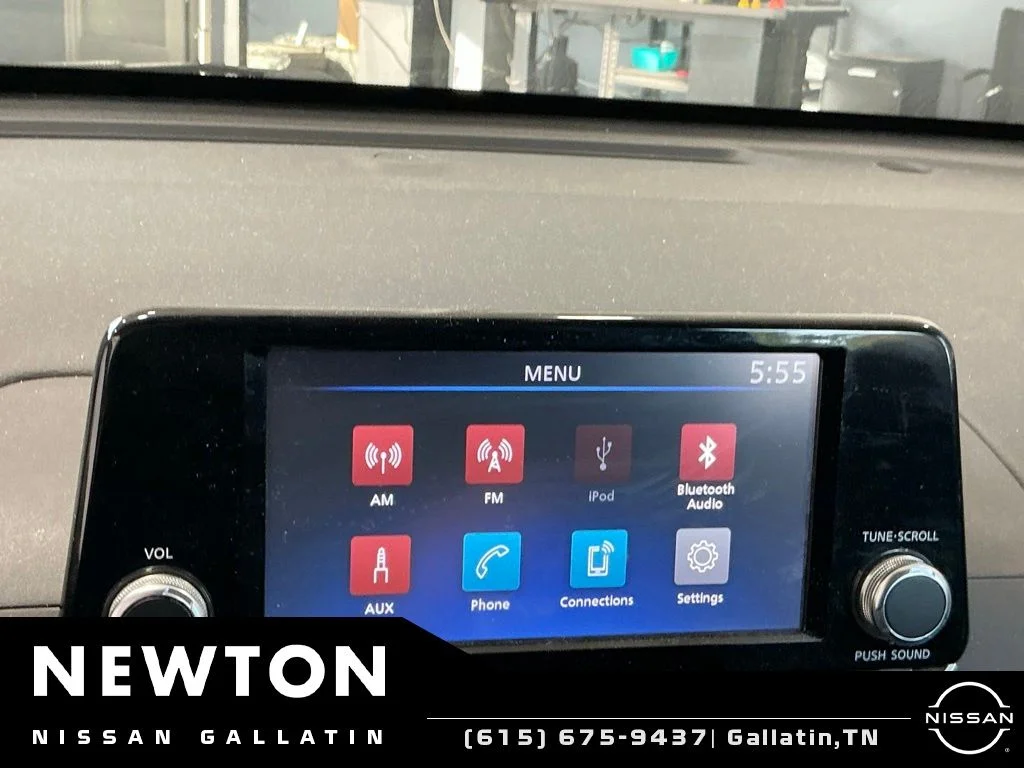 Used 2022 White Nissan 2.5 S image 23