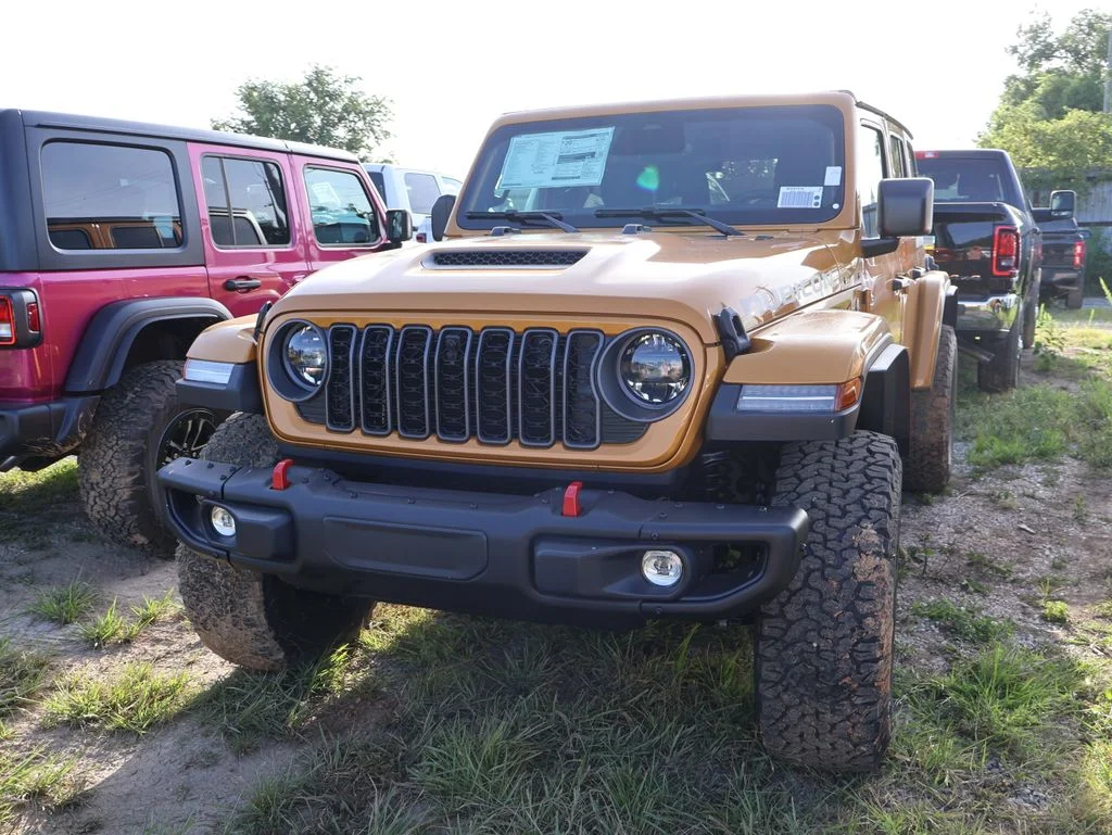 New 2026 Goldilocks Exterior Paint Jeep Rubicon image 3