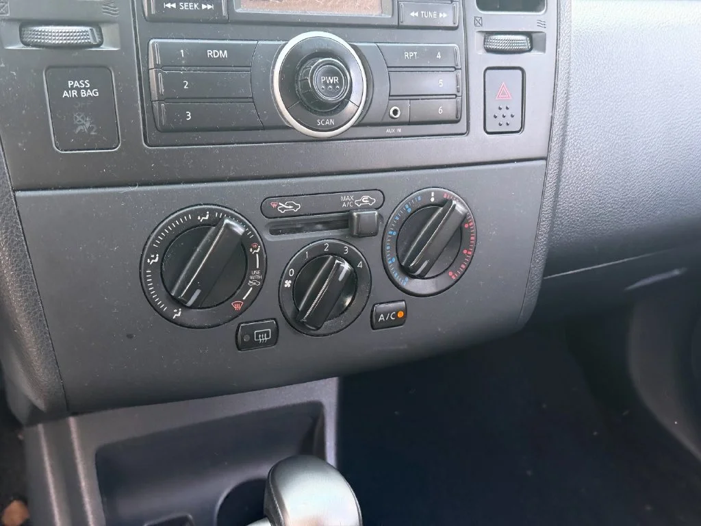 Used 2011 Arctic Blue Nissan 1.8 S image 13