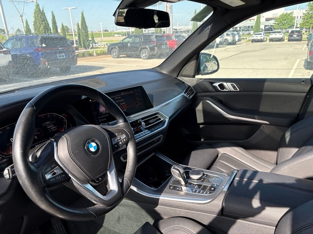 Used 2019 Gray BMW xDrive40i image 4