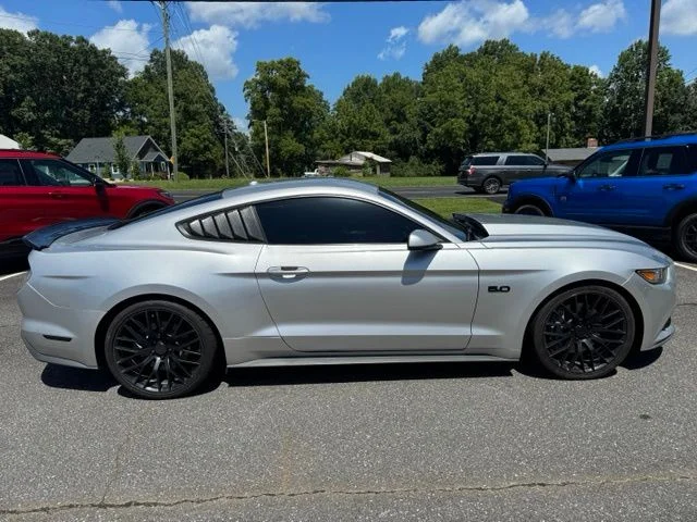 Used 2017 Silver Ford GT Premium image 10