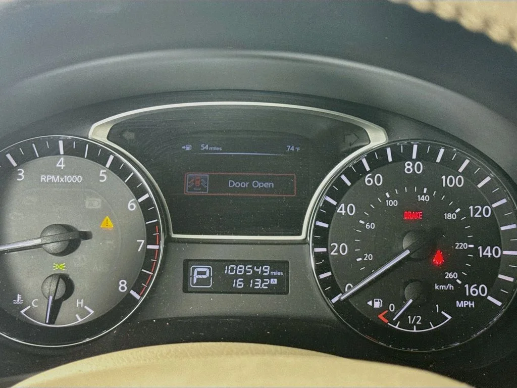 Used 2013 Beige Nissan 2.5 SV image 15