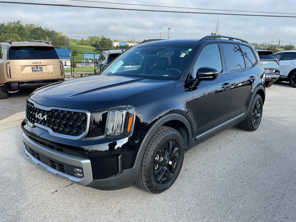 Certified Used 2023 Ebony Black Kia SX X-Pro image 4
