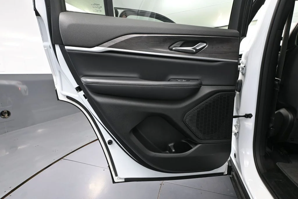 Certified Used 2024 White/off-white Jeep Limited image 35