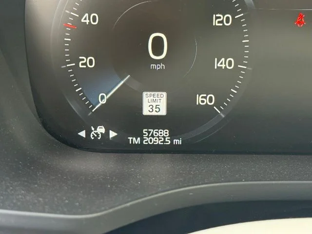 Used 2018 Blue Volvo T8 Inscription image 6