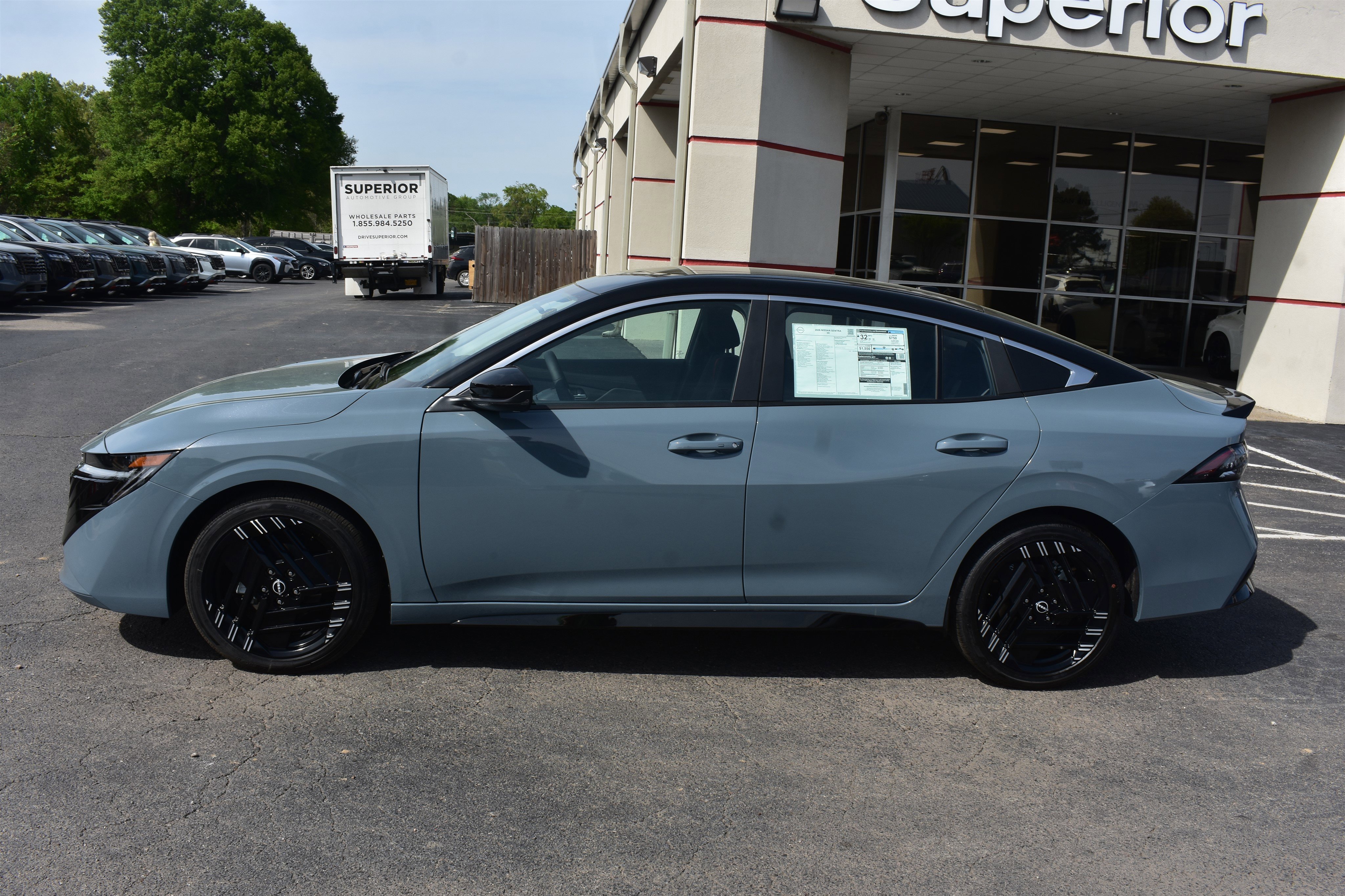 New 2026 Atlantic Gray Metallic / Super Black Two-tone Nissan SR image 10