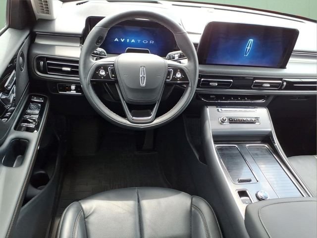 Used 2025 Red Lincoln Premiere image 19