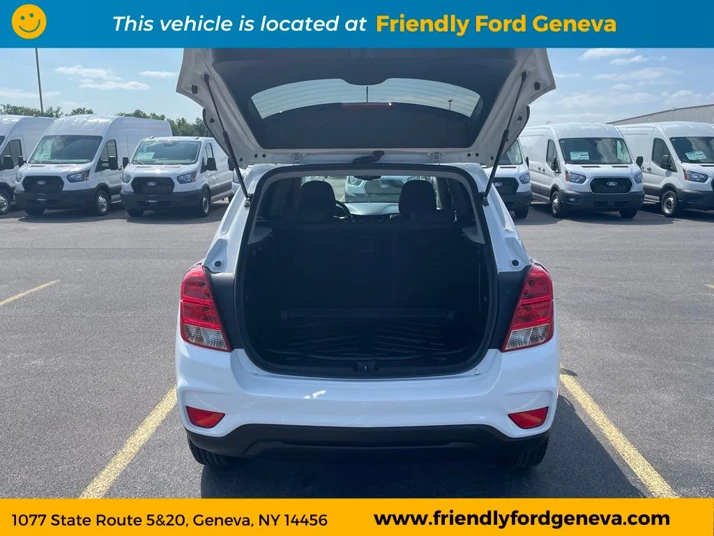 Used 2022 White Chevrolet LS image 10
