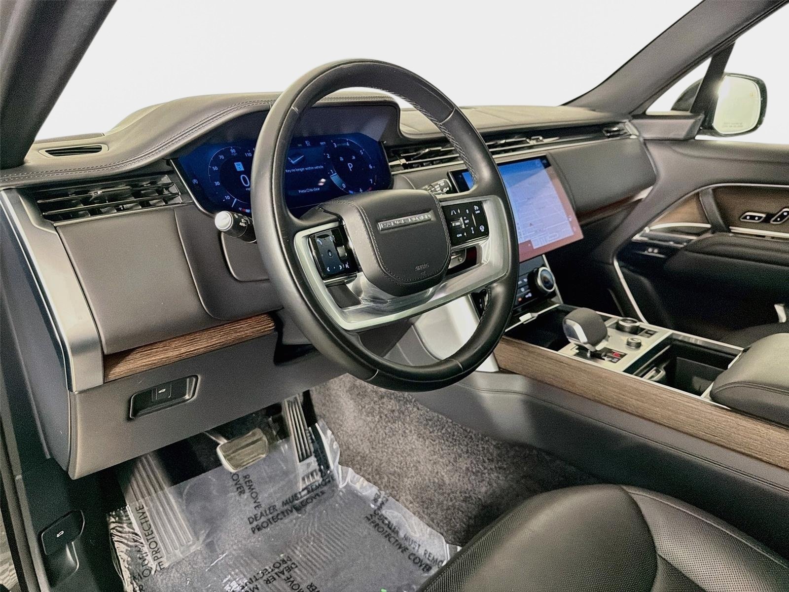 Used 2023 Santorini Black Metallic Land Rover SE image 9