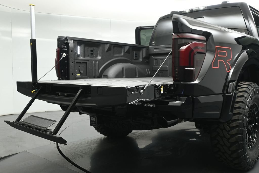 New 2026 Agate Black Metallic Ford Raptor image 32