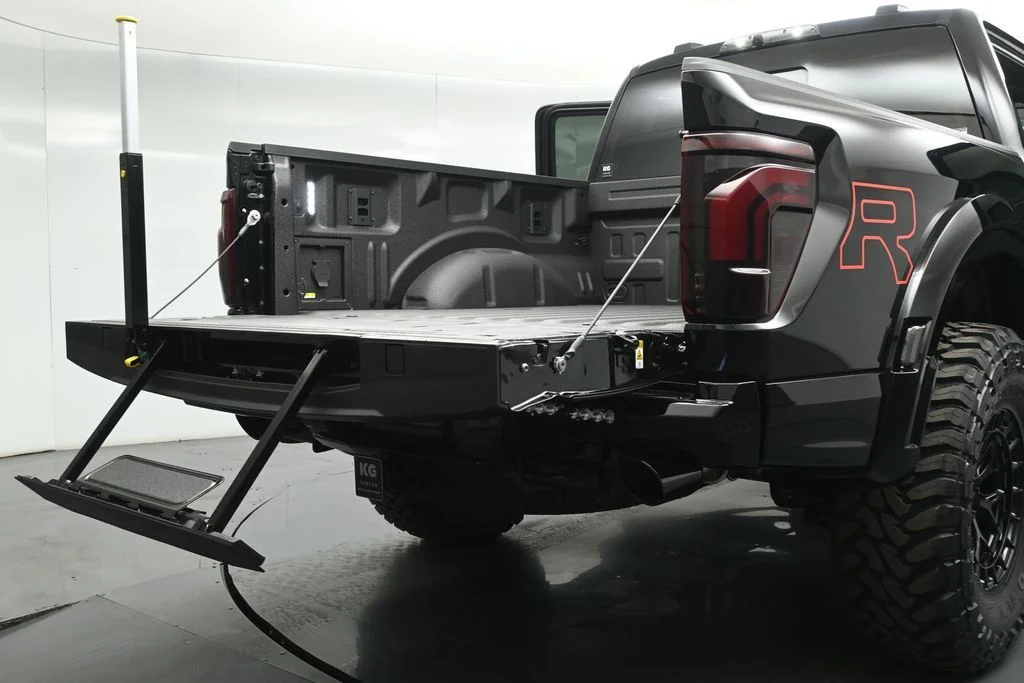New 2026 Agate Black Metallic Ford Raptor image 32