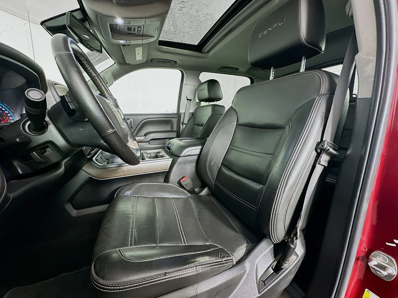 Used 2018 Red Quartz Tintcoat GMC Denali image 23