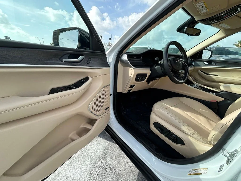 Certified Used 2022 White Jeep Limited image 15