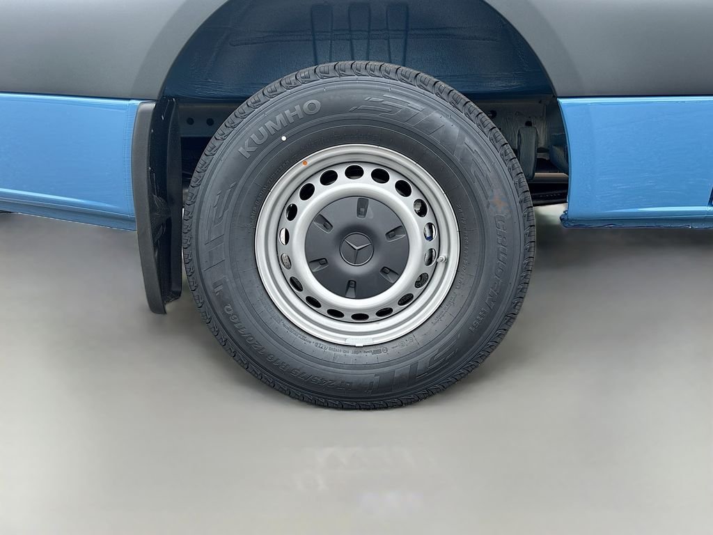 New 2026  Mercedes-Benz Cargo 144 WB image 16