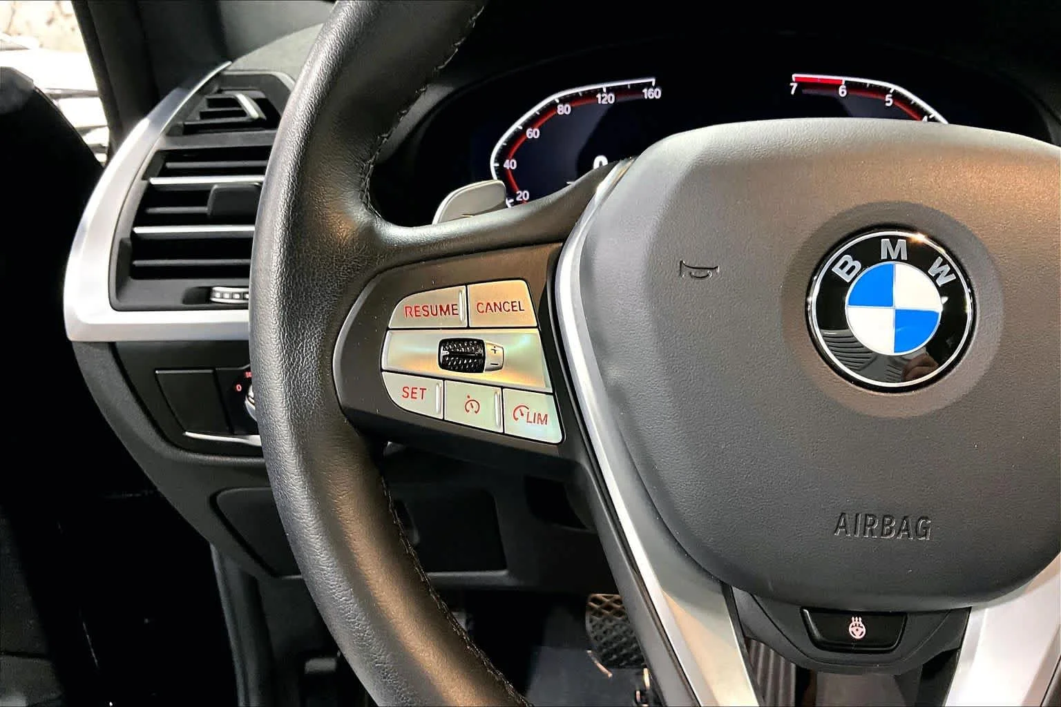 Used 2022 Black Sapphire Metallic BMW xDrive30i image 24