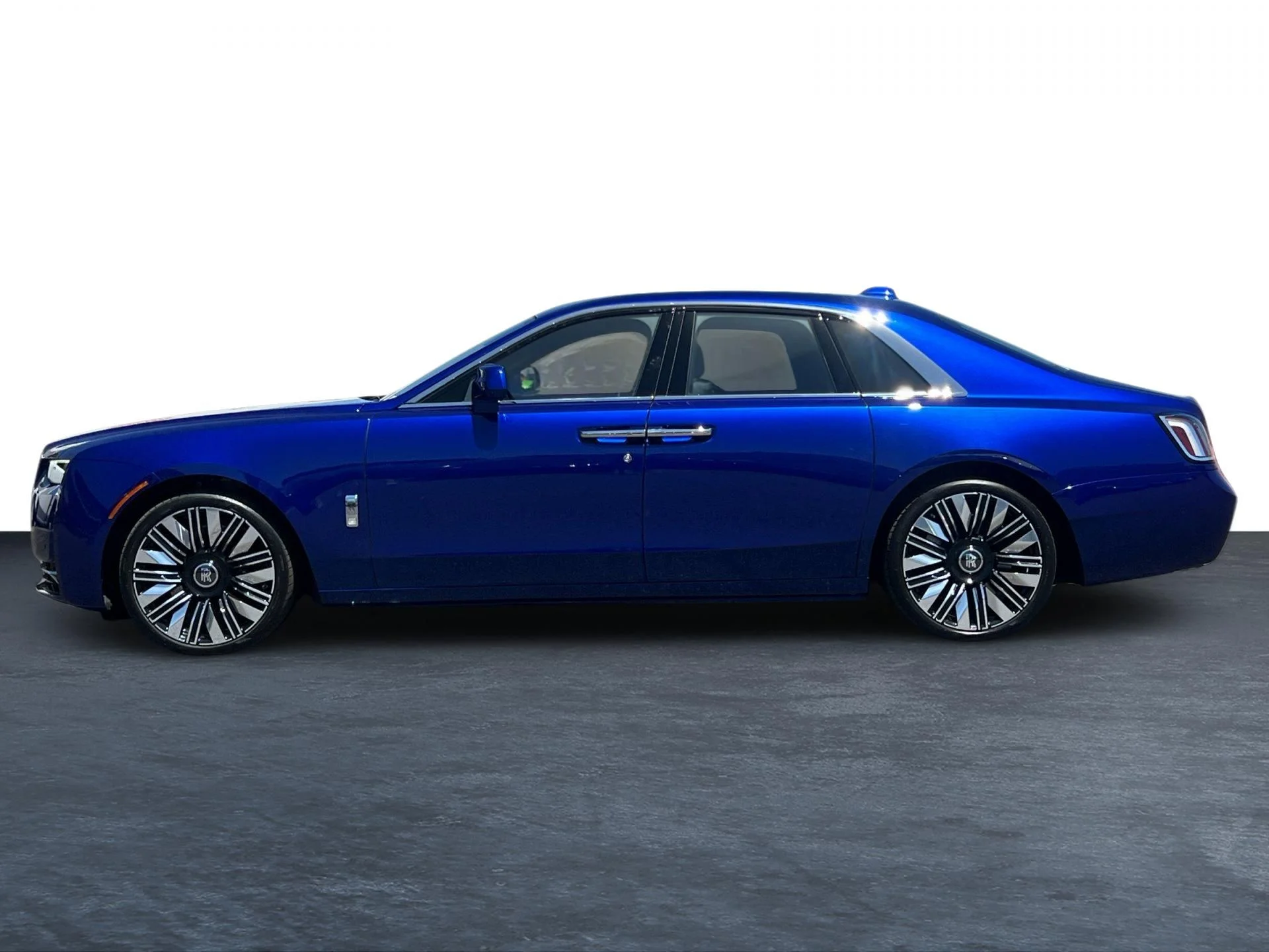 Certified Used 2026 Blue Rolls-Royce  image 4