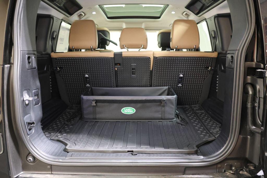 New 2026 Santorini Black Land Rover S image 47