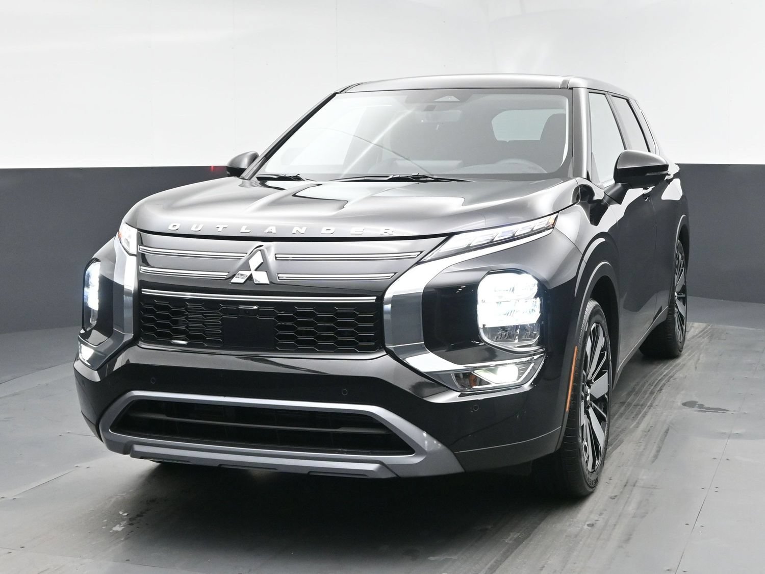 New 2026 Labrador Black Pearl Mitsubishi SE 1.5T 2WD image 1